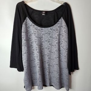 Torrid Black Raglan Tee Lace Front 3/4 Sleeve Gray Top Size 4X 26W